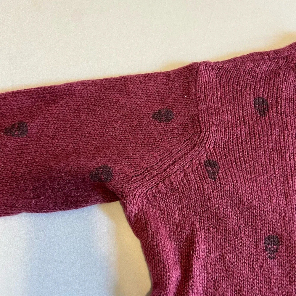 Wooden ships dark red skull patterned loose knit sweater S M